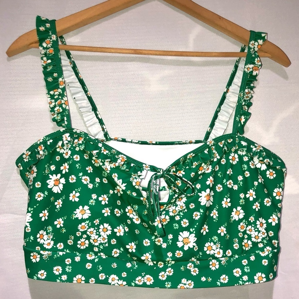 Shein Bikini Top Green with daisies 4XL